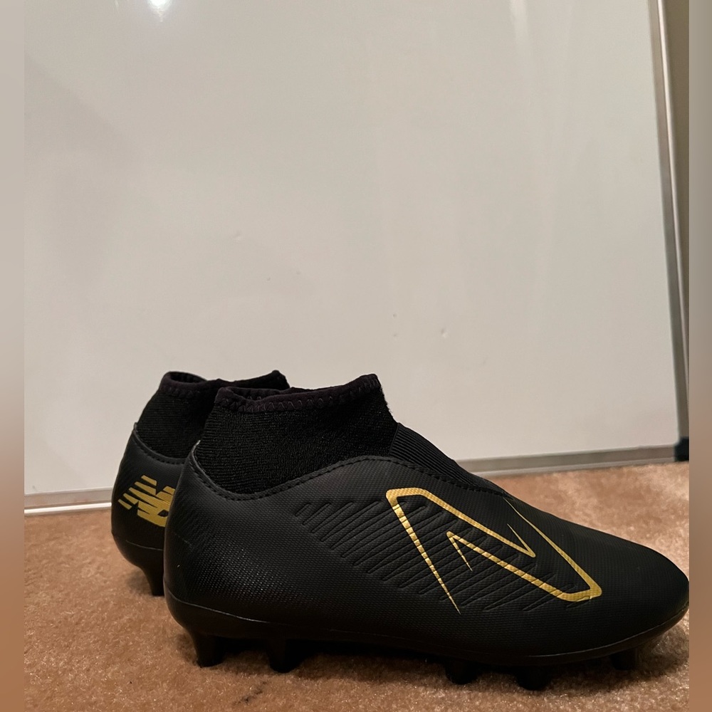 Boys Soccer Cleats - Under Armour Tekela- Size 1